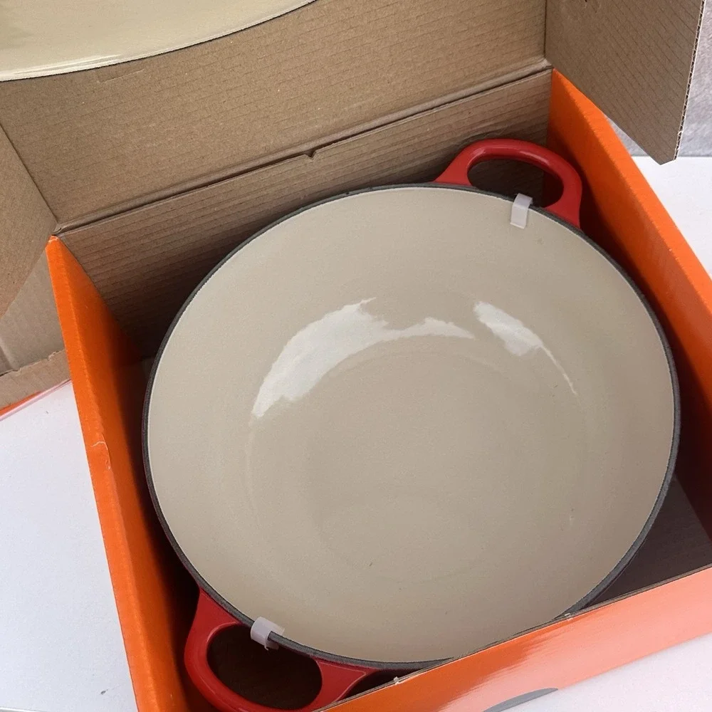 Le Creuset new open
